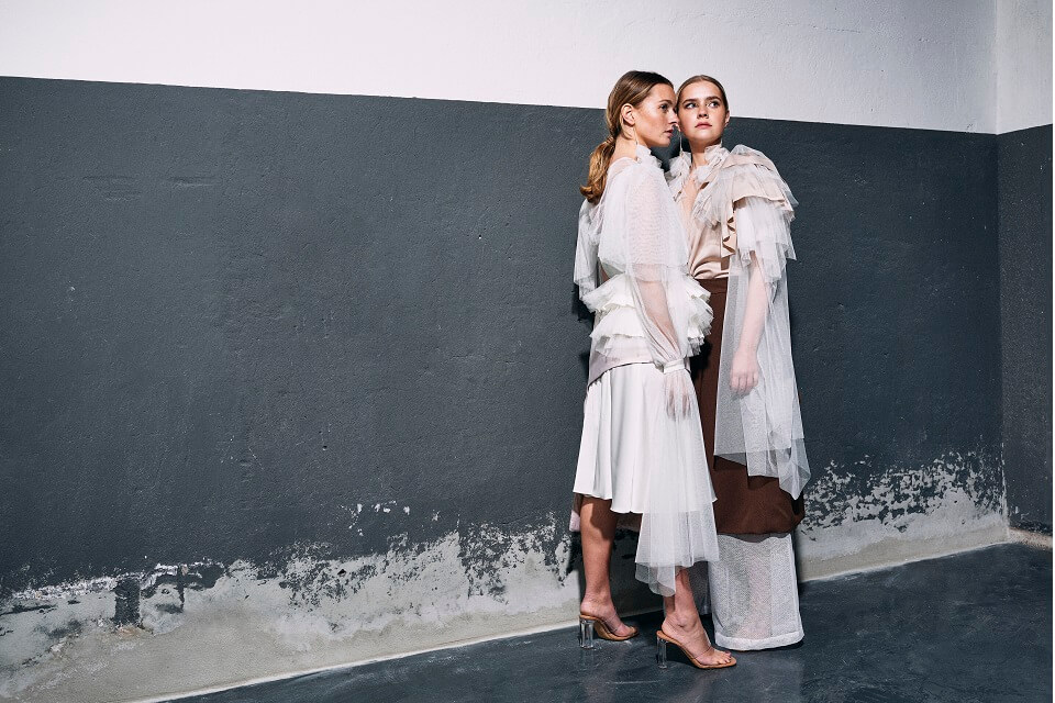 Sie können im Anschluss an Ihre Ausbildung ein verkürztes Bachelor-Studium im Fachbereich „Fashion Design“ im Ausland (Dublin) absolvieren, oder ausbildungsbegleitend an unserer Partnerhochschule in Berlin „Business Administration (B. A.) – Fashion Management“ studieren. Sie können im Anschluss an Ihre Ausbildung ein verkürztes Bachelor-Studium im Fachbereich „Fashion Design“ im Ausland (Dublin) absolvieren, oder ausbildungsbegleitend an unserer Partnerhochschule in Berlin „Business Administration (B. A.) – Fashion Management“ studieren.